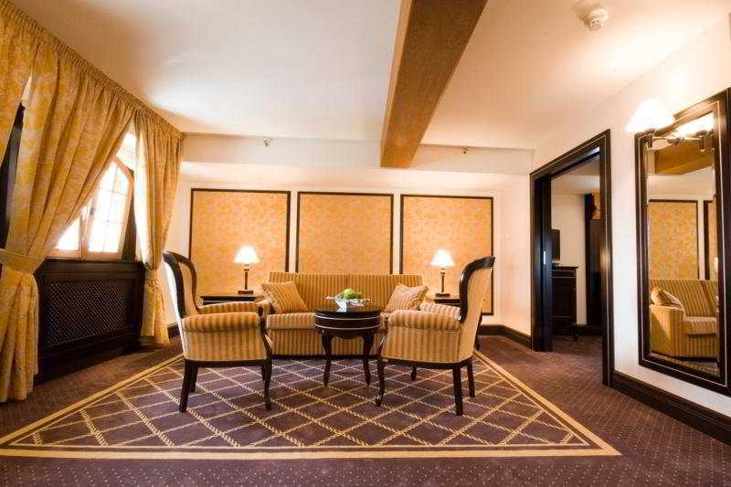 Hotel Gdansk Boutique Exterior foto A suite at the hotel